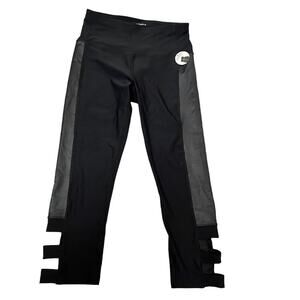 Layers Women's Capri Length Cutout Athletic Sporty  Sides Leggings Sz XS